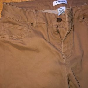 TAN SKINNY JEANS